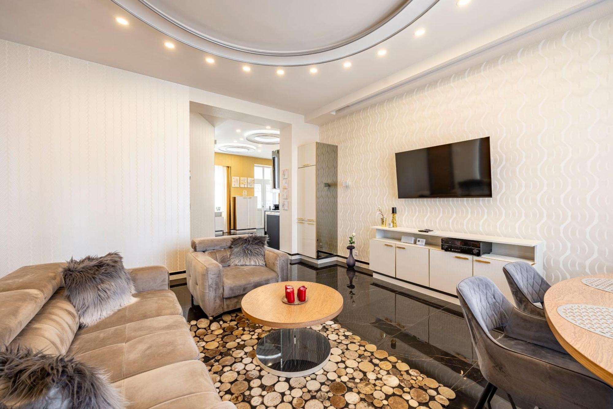 Luxury Royal Central Apartment By Prestige Homes 布达佩斯 外观 照片